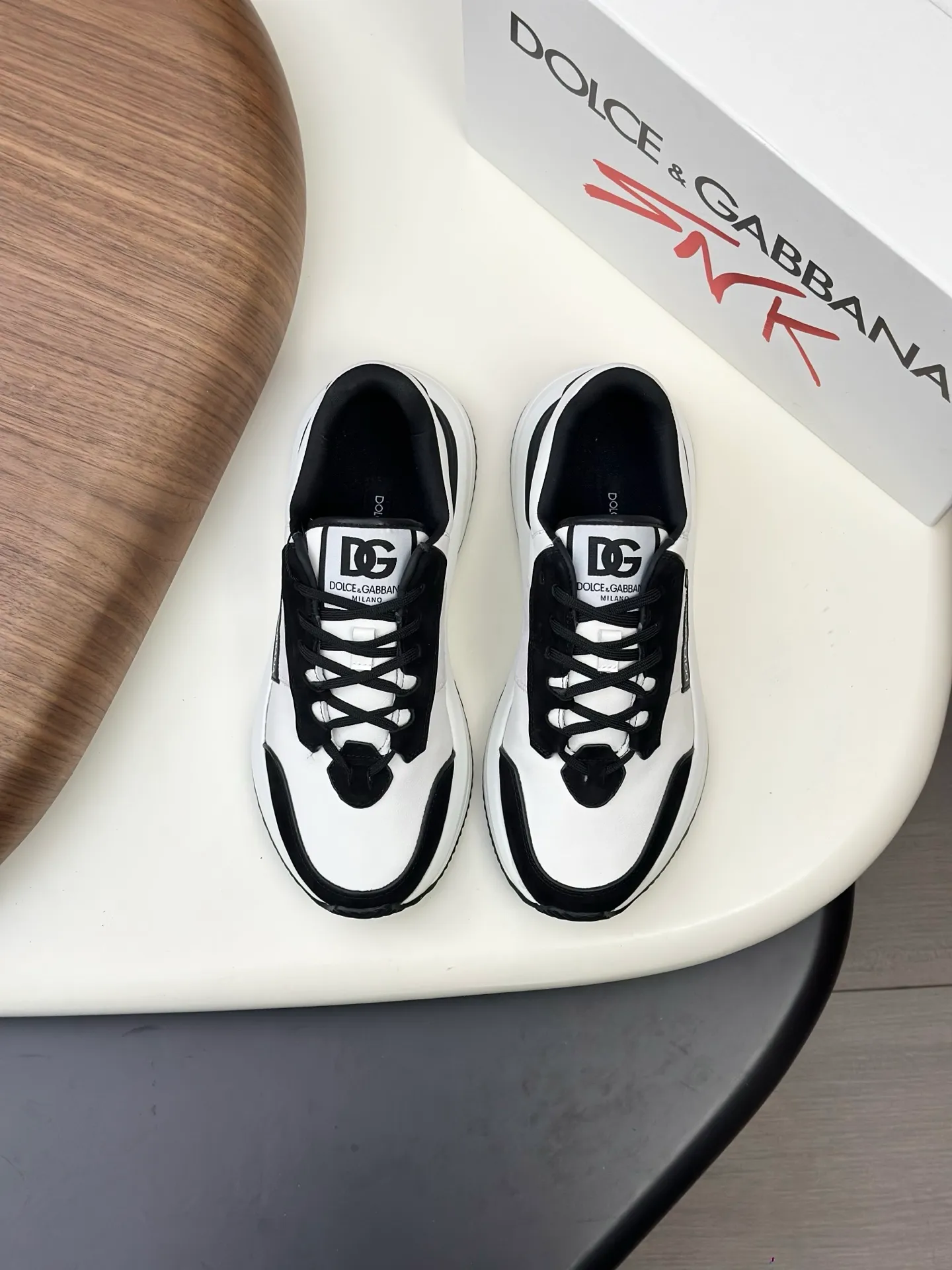 💰780••New arrivals••Dolce&Gabbana••DG✔️High-end men’s sports•casual shoes. Original goods from top counters. Original imported cowhide, multi-material splicing design ➕Imported cowhide lining, cowhide feet ➕Original TPR elastic outsole.  Size: 39-44 (38, 45 customized)